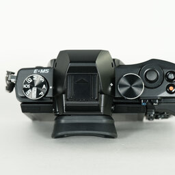 OLYMPUS OM-D E-M5 ボディ ブラック