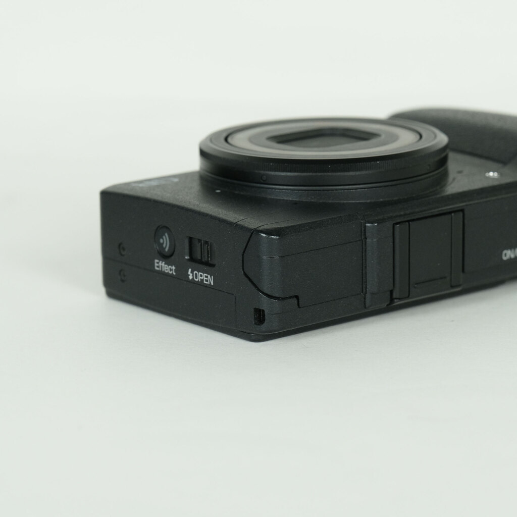 RICOH GR IIの出品 | ONE SCENE（ワンシーン）