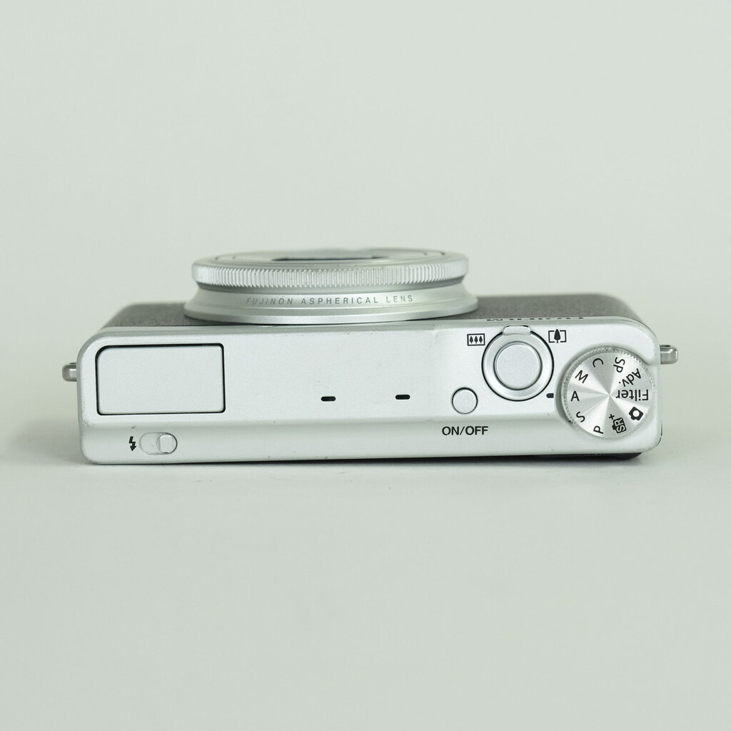 FUJIFILM XQ2 シルバー FUJIFILM XQ2 シルバー