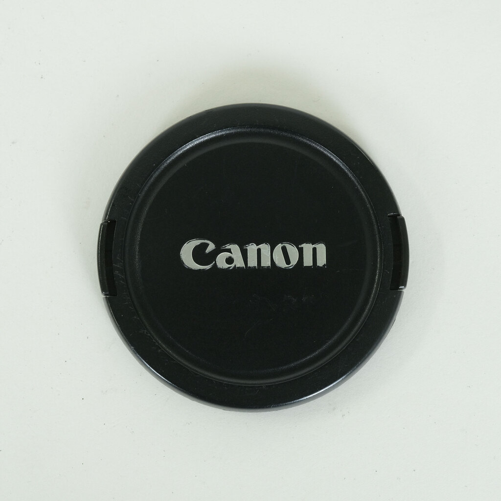 Canon EF-S18-200mm F3.5-5.6 IS Canon EF-S18-200mm F3.5-5.6 IS