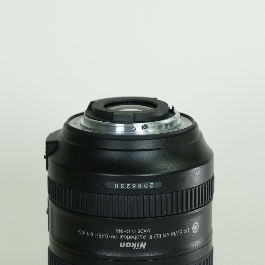 Nikon AF-S DX NIKKOR 18-300mm f/3.5-6.3G ED VR Nikon AF-S DX NIKKOR 18-300mm f/3.5-6.3G ED VR