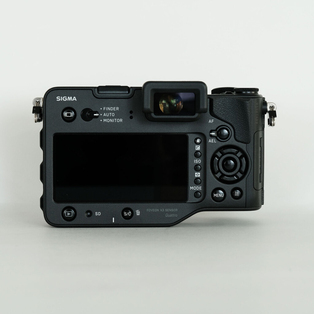 SIGMA sd Quattro