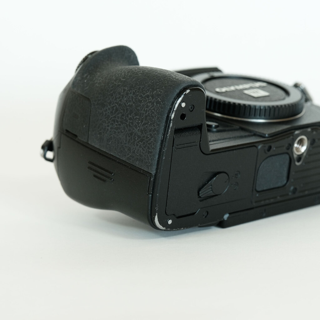 OLYMPUS OM-D E-M1 Mark II