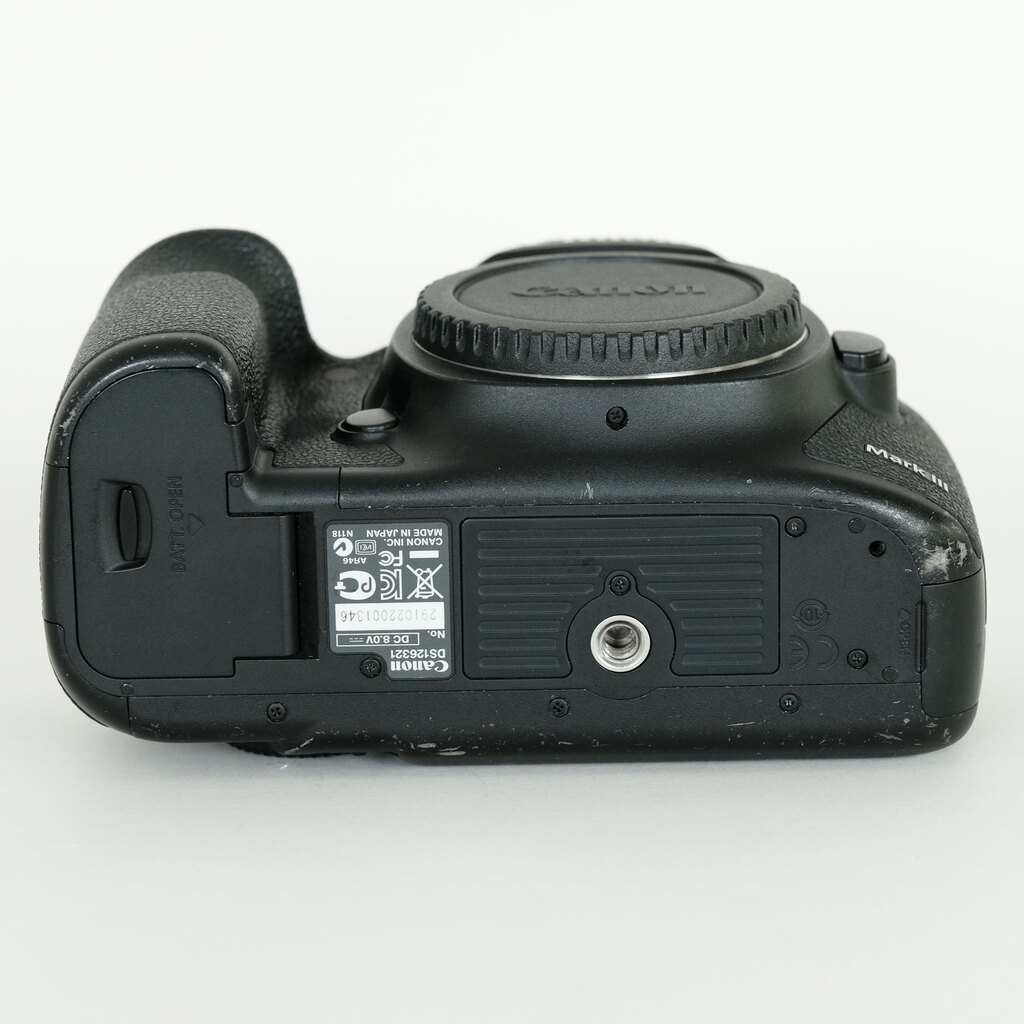 Canon EOS 5D Mark III Canon EOS 5D Mark III