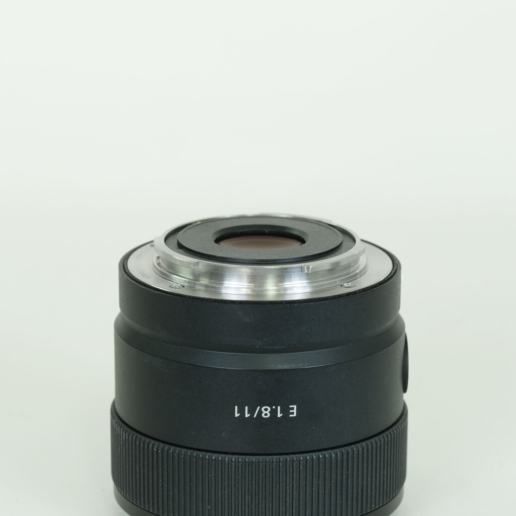 SONY E 11mm F1.8 SEL11F18