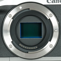Canon EOS M6