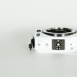 Canon EOS M ボディ ホワイト