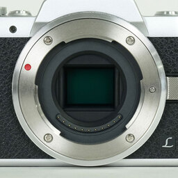 Panasonic LUMIX DMC-GF7 ボディ シルバー