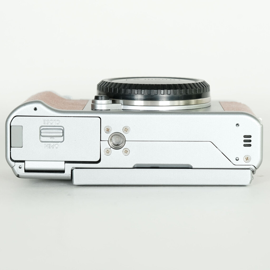 FUJIFILM X-A5 ボディ ブラウン