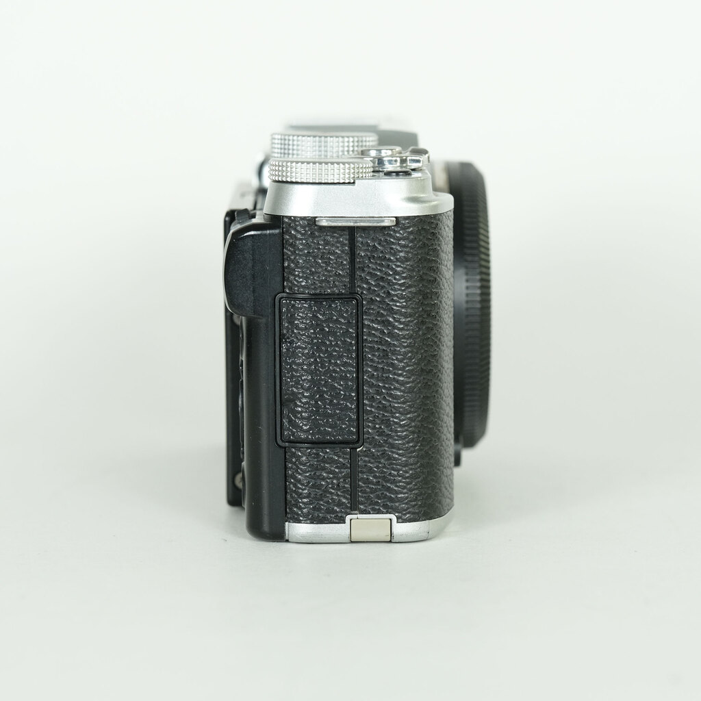 FUJIFILM X-A2 ボディ シルバー