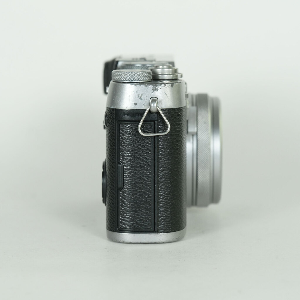 FUJIFILM X100F シルバー FUJIFILM X100F シルバー