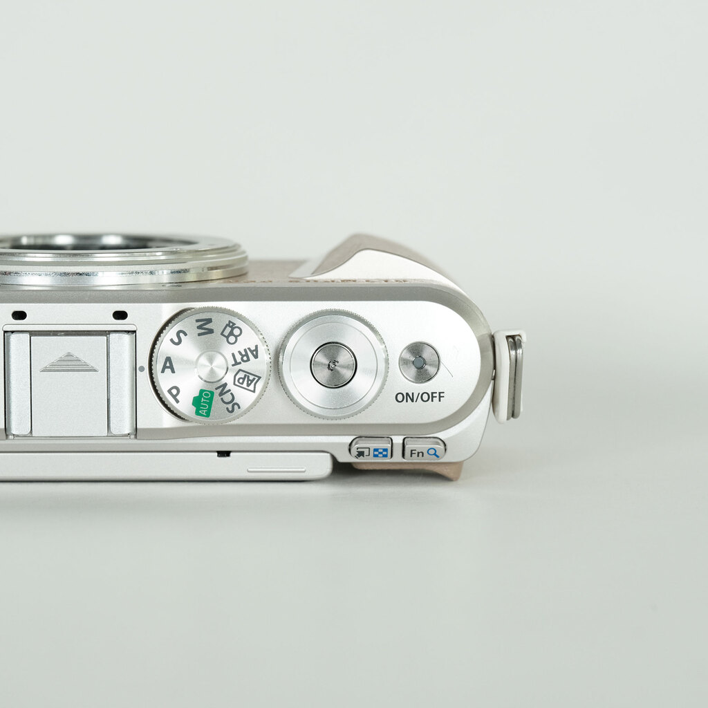 OLYMPUS PEN E-PL9