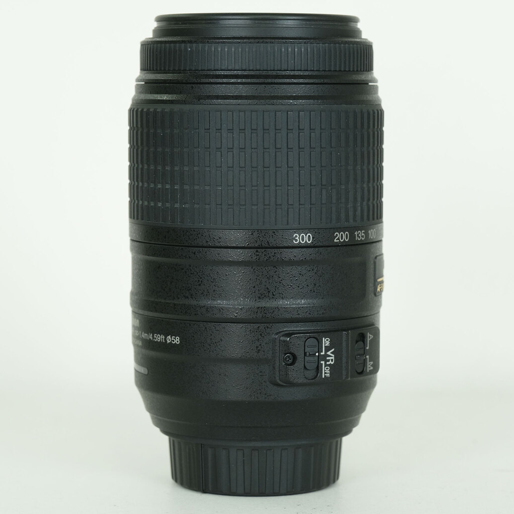 Nikon AF-S DX NIKKOR 55-300mm F4.5-5.6G ED VR Nikon AF-S DX NIKKOR 55-300mm F4.5-5.6G ED VR