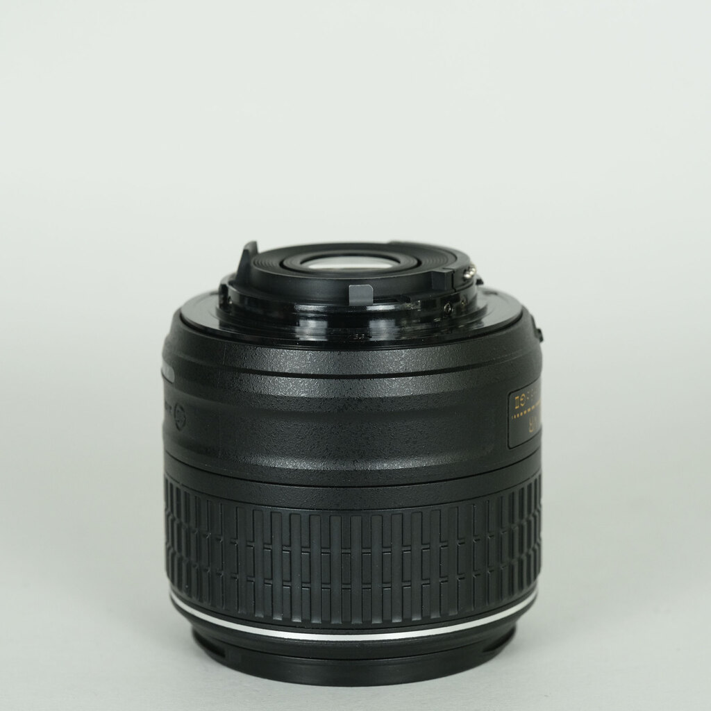Nikon AF-S DX NIKKOR 18-55mm f3.5-5.6G VR II