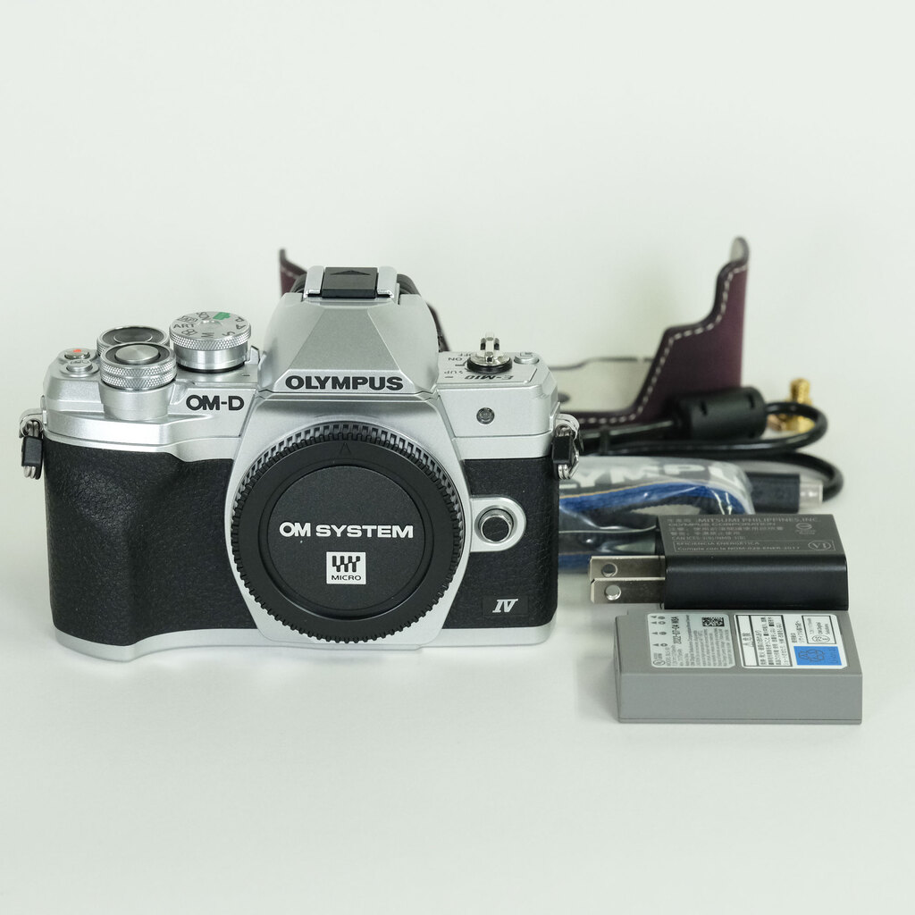 OLYMPUS OM-D E-M10 Mark IV