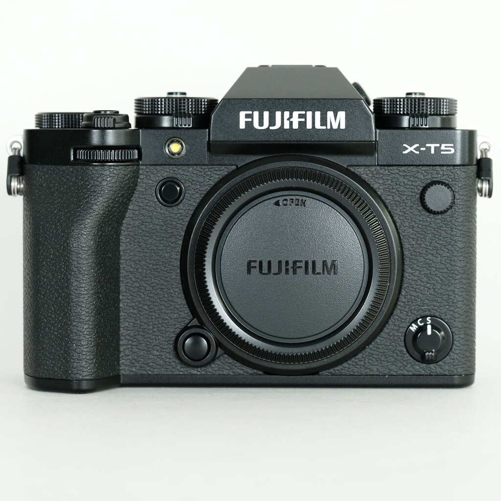 FUJIFILM X-T5