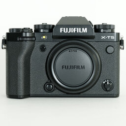 FUJIFILM X-T5
