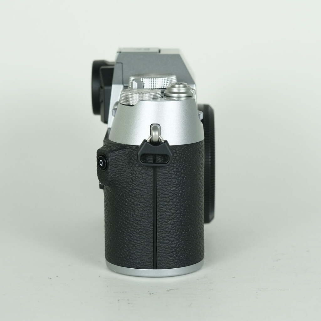 FUJIFILM X-T50 [�{�f�B �V���o�[]