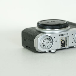 FUJIFILM X-M5