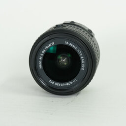 Nikon AF-S DX NIKKOR 18-55mm f3.5-5.6G VR II Nikon AF-S DX NIKKOR 18-55mm f3.5-5.6G VR II