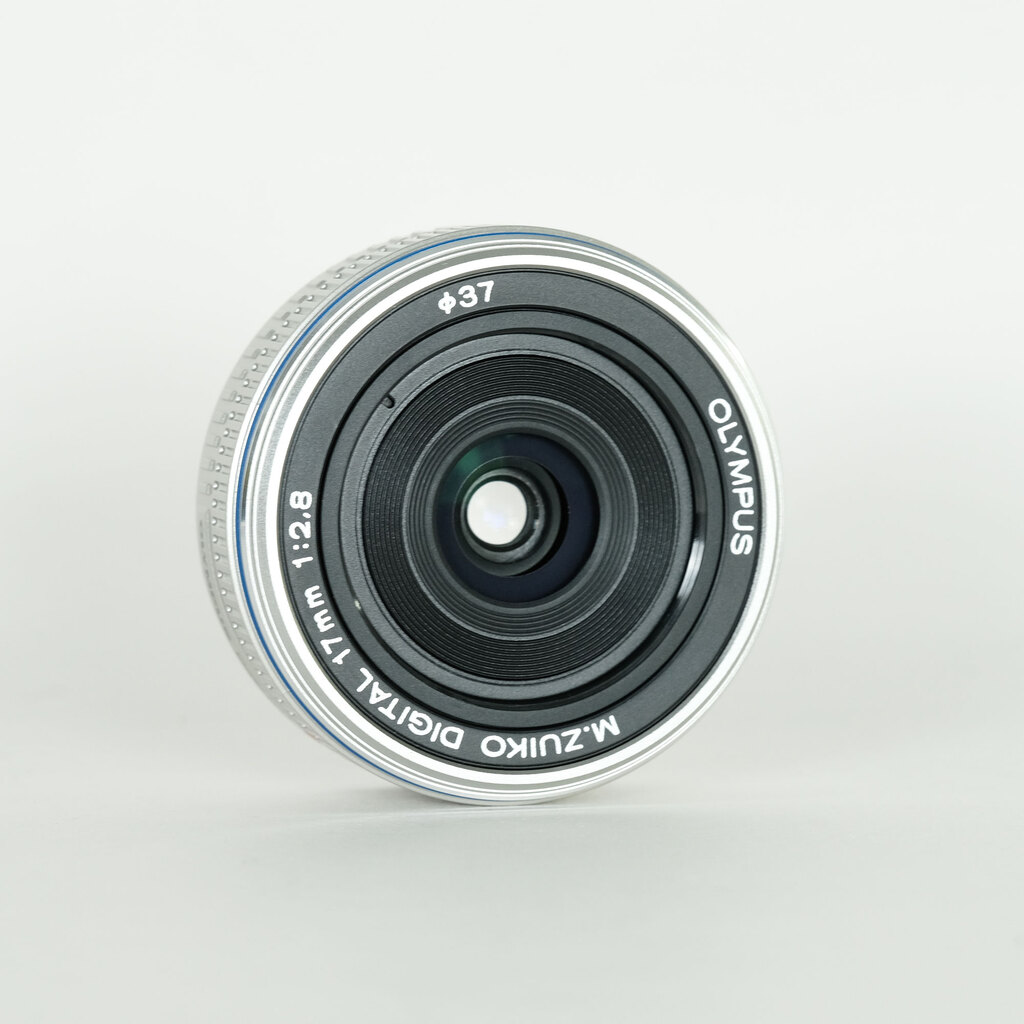 OLYMPUS M.ZUIKO DIGITAL 17mm F2.8 シルバー