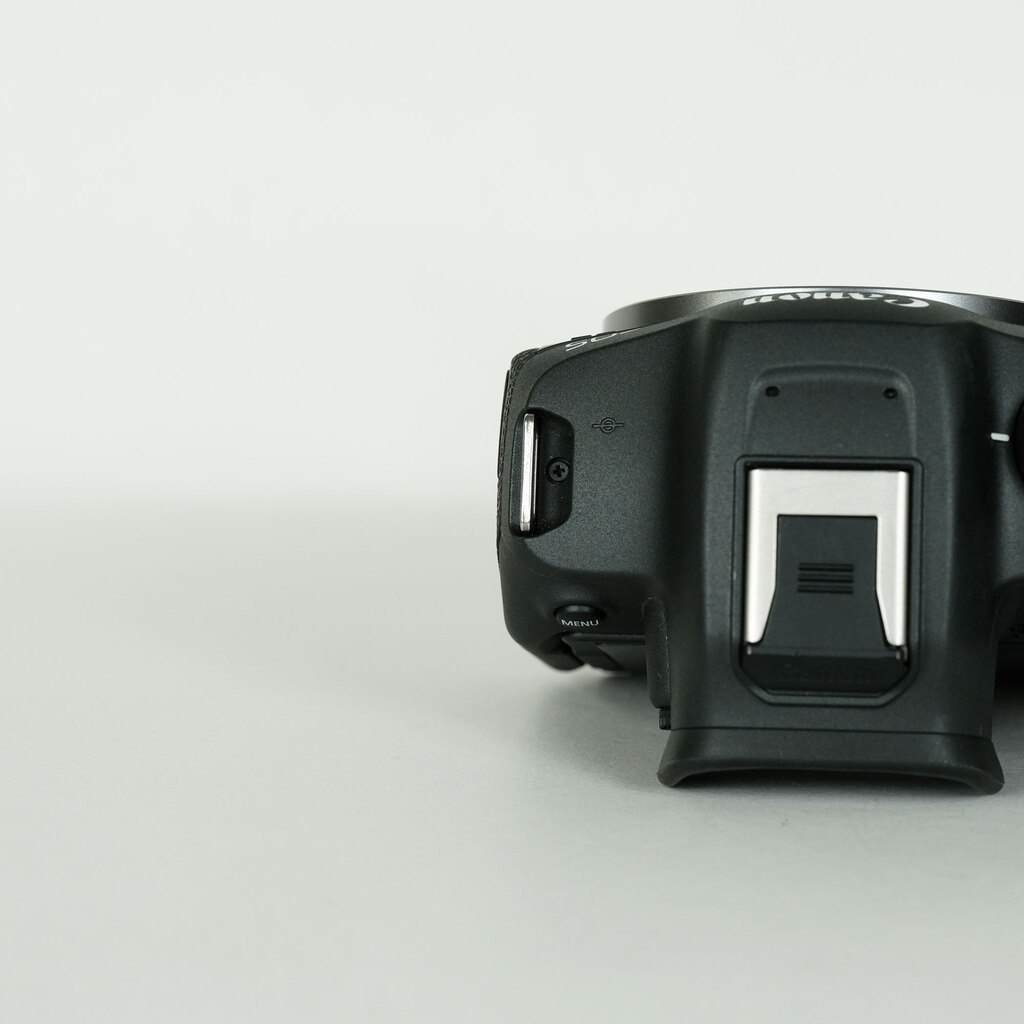 Canon EOS R7 Canon EOS R7