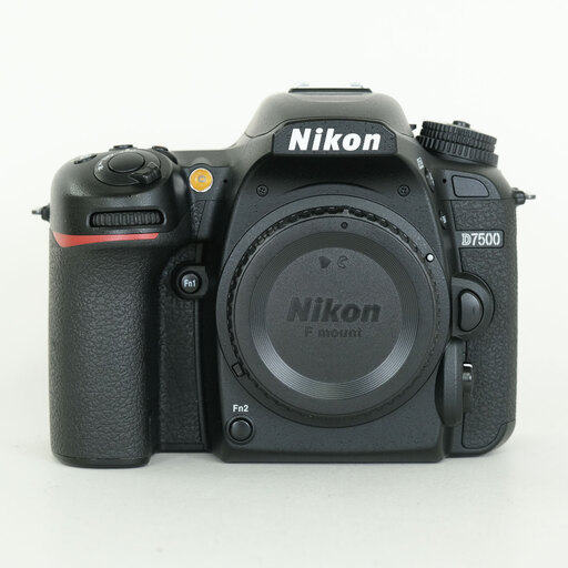Nikon D7500