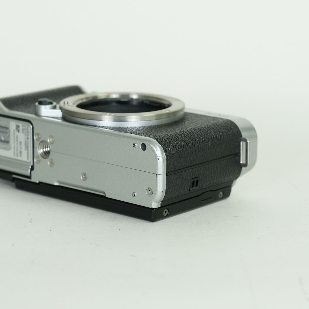 FUJIFILM X-M1 ボディ シルバー