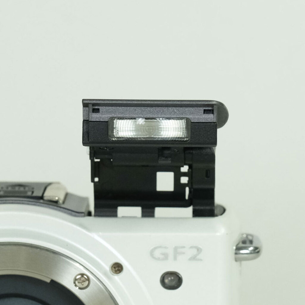 Panasonic LUMIX DMC-GF2-K ボディ ホワイト