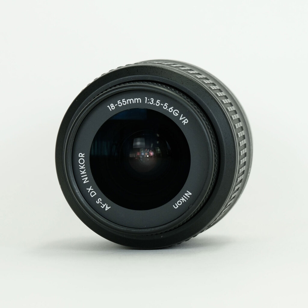 Nikon AF-S DX NIKKOR 18-55mm F3.5-5.6 G VR Nikon AF-S DX NIKKOR 18-55mm F3.5-5.6 G VR
