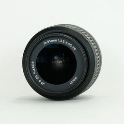 Nikon AF-S DX NIKKOR 18-55mm F3.5-5.6 G VR Nikon AF-S DX NIKKOR 18-55mm F3.5-5.6 G VR