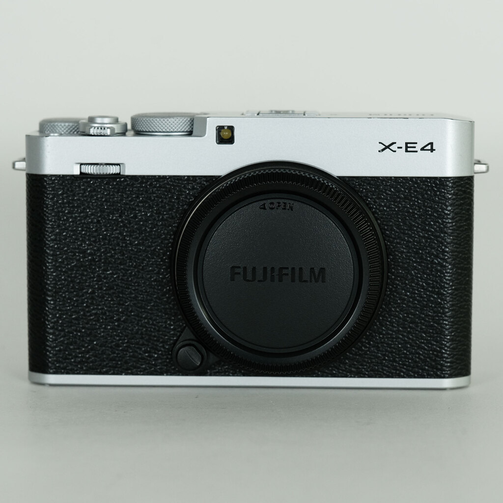 FUJIFILM X-E4
