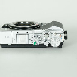 OLYMPUS PEN E-P7