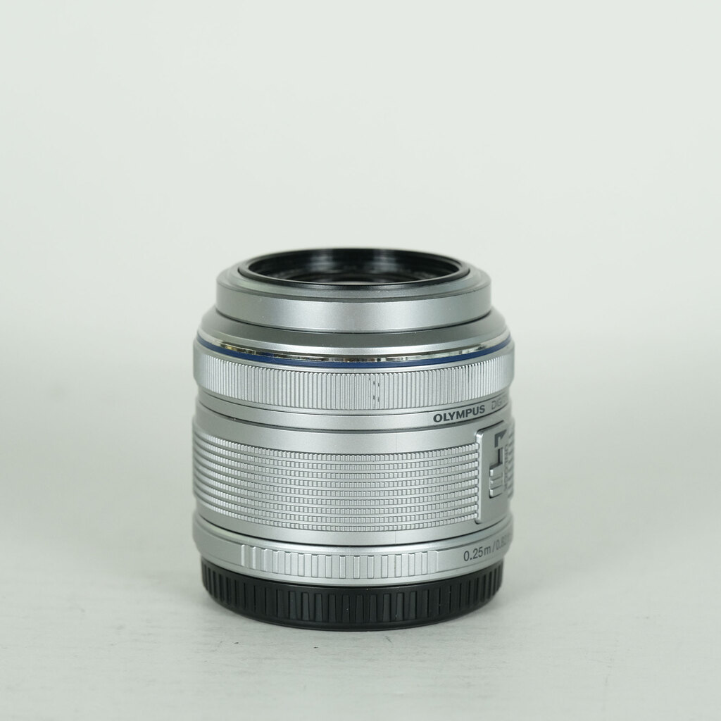 OLYMPUS M.ZUIKO DIGITAL 14-42mm F3.5-5.6IIR シルバーの出品 | ONE