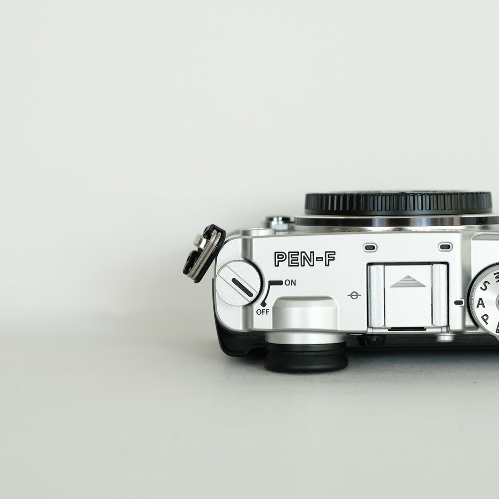 OLYMPUS PEN-F