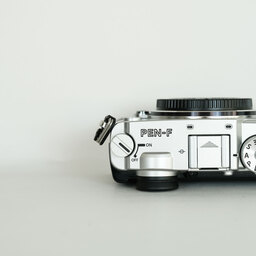 OLYMPUS PEN-F