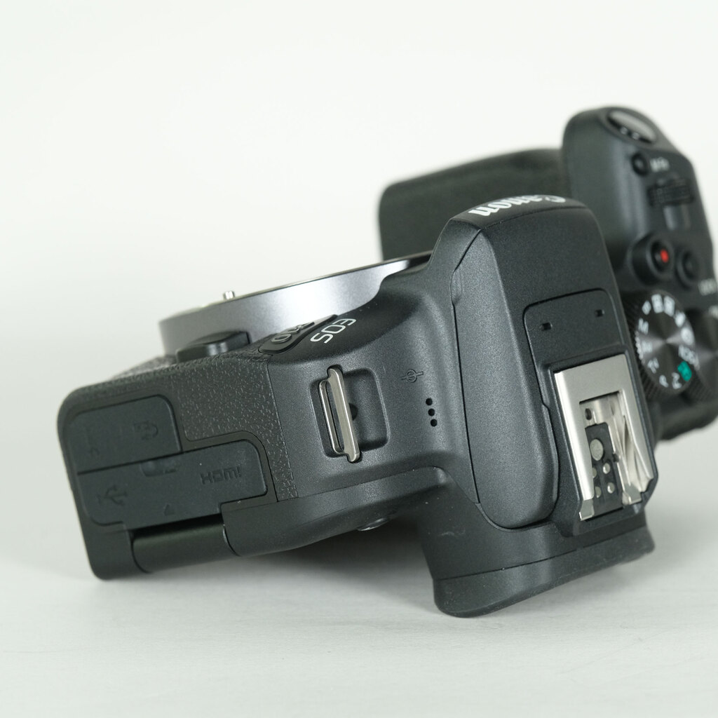 Canon EOS R10