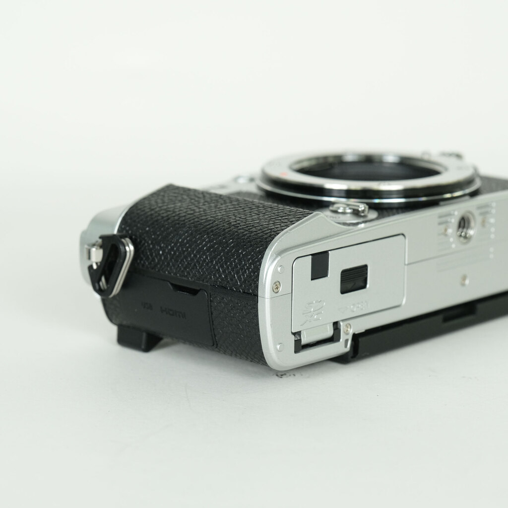 OLYMPUS PEN E-P7