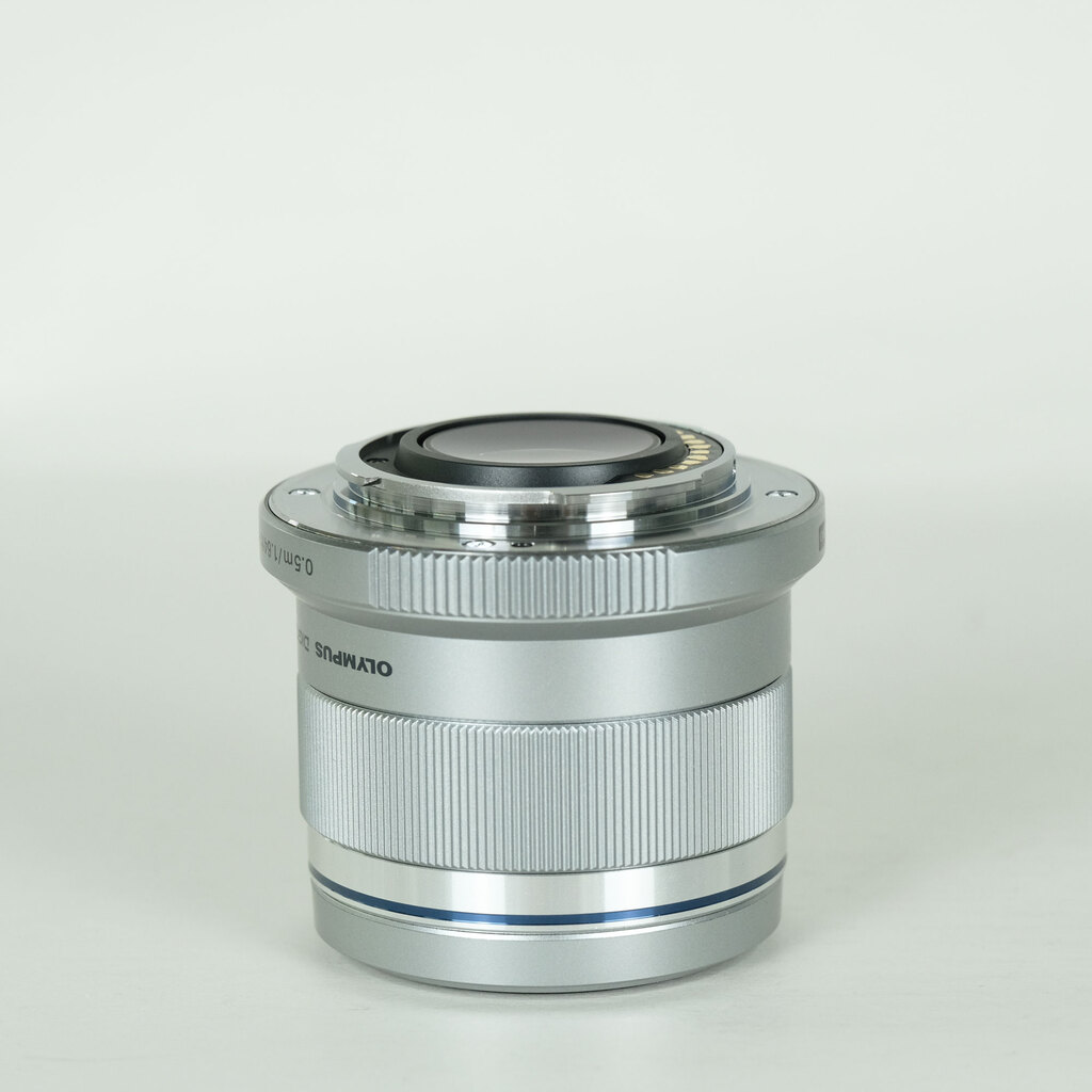 OLYMPUS M.ZUIKO DIGITAL 45mm F1.8の出品 | ONE SCENE（ワンシーン）