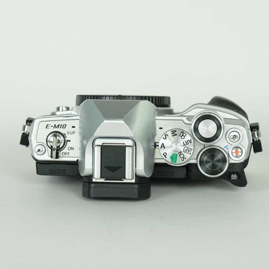 OLYMPUS OM-D E-M10 Mark IV