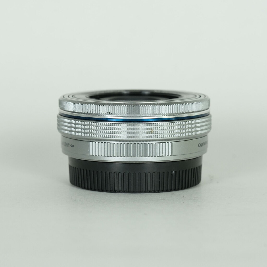 OLYMPUS M.ZUIKO DIGITAL ED 14-42mm F3.5-5.6 EZ シルバー OLYMPUS M.ZUIKO DIGITAL ED 14-42mm F3.5-5.6 EZ シルバー