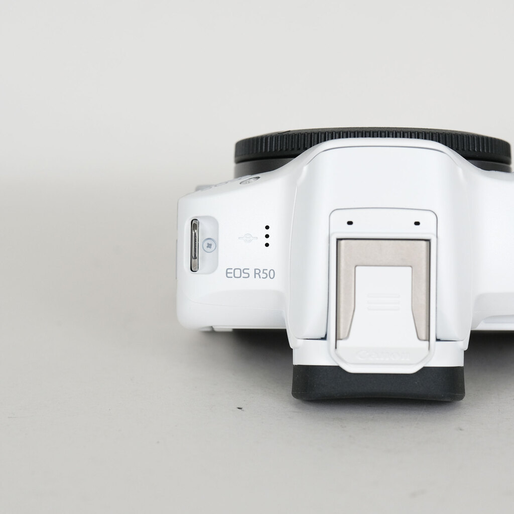 Canon EOS R50