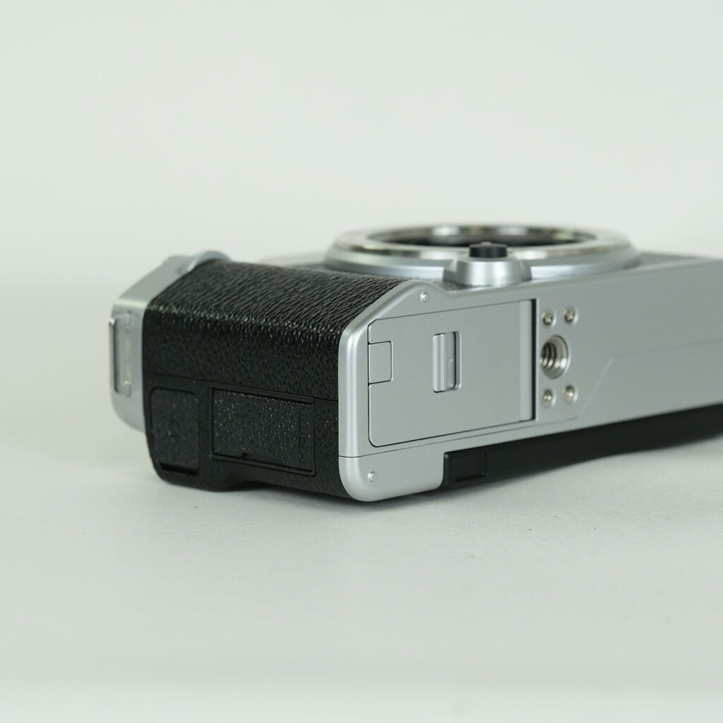 FUJIFILM X-M5