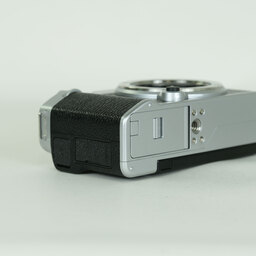 FUJIFILM X-M5