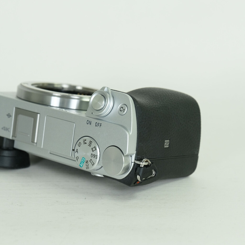 SONY α6400(ILCE-6400) SONY α6400(ILCE-6400)