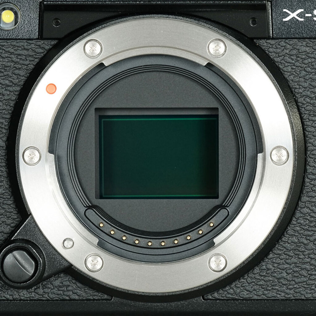 FUJIFILM X-S10