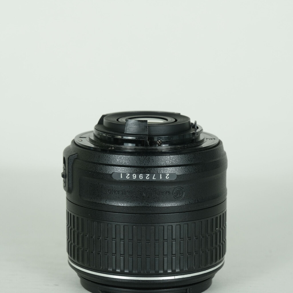 Nikon AF-S DX NIKKOR 18-55mm f3.5-5.6G VR II Nikon AF-S DX NIKKOR 18-55mm f3.5-5.6G VR II