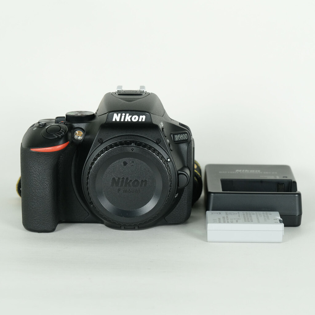 Nikon D5600 Nikon D5600