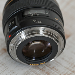 Canon EF85mm F1.8 USM Canon EF85mm F1.8 USM