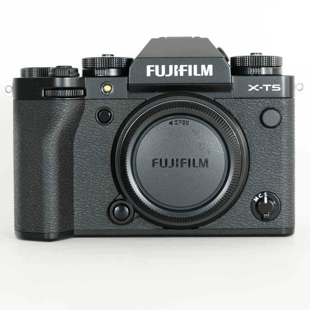 FUJIFILM X-T5